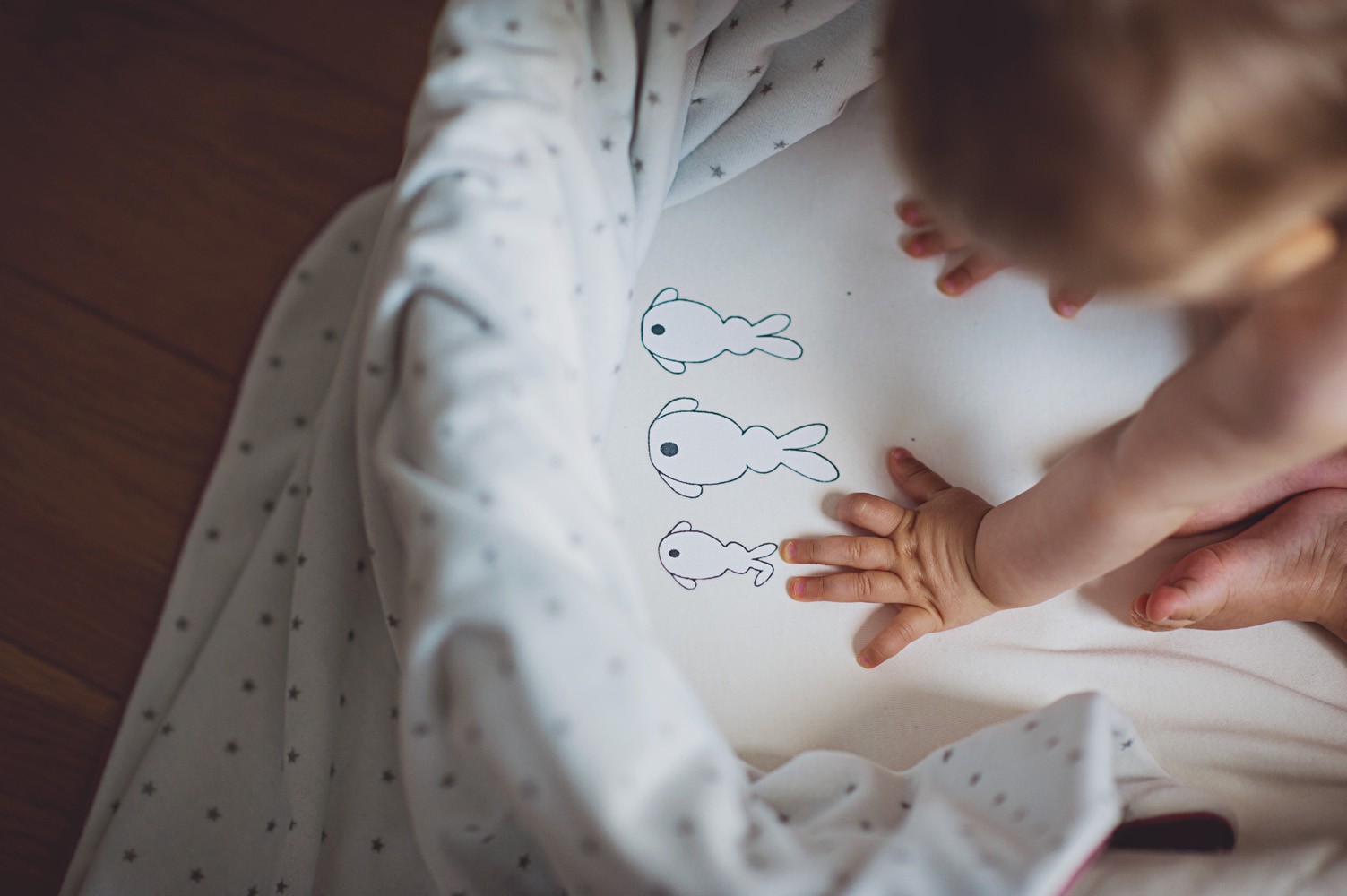 Uniwersalne prześcieradło z gumką do gondoli - owce i króliki