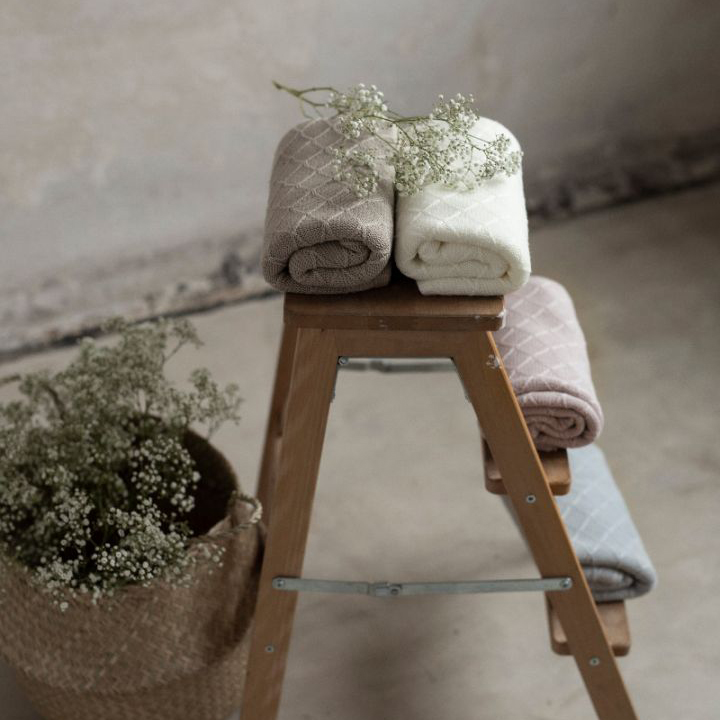 My Memi, Lekki kocyk  otulacz 90x90  wafer pale pink