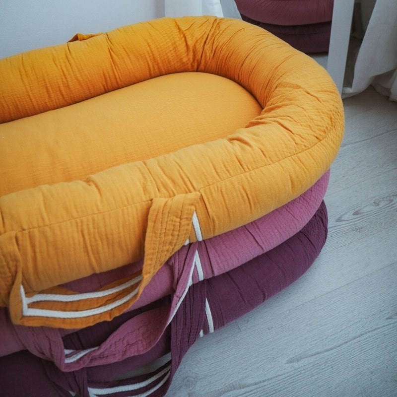 Hi Little One, Kokon gniazdko dla Noworodka z oddychającego muślinu NEWBORN NEST BABY PINK DARK