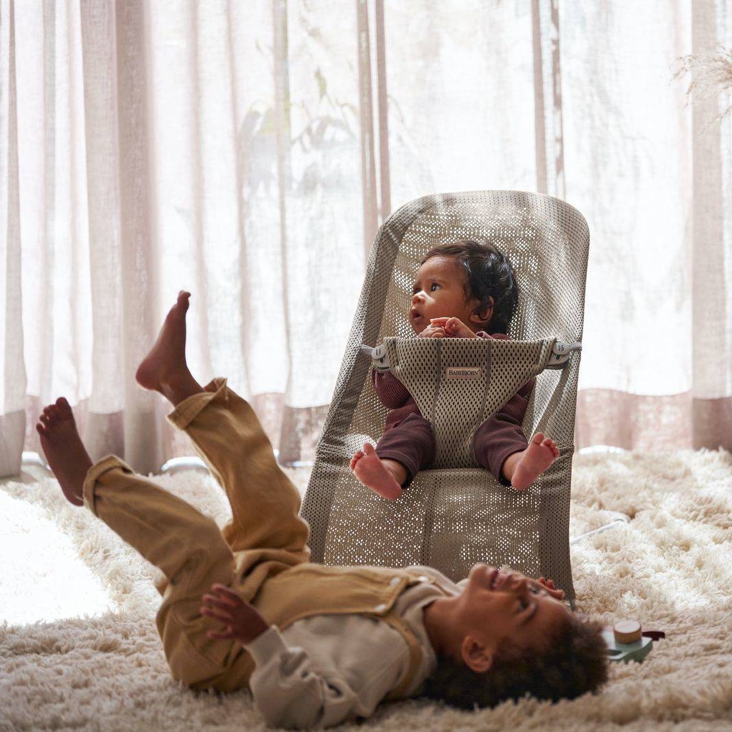 BabyBjorn, leżaczek BLISS MESH - Szary Beż BabyBjorn, leżaczek BLISS MESH - Szary Beż