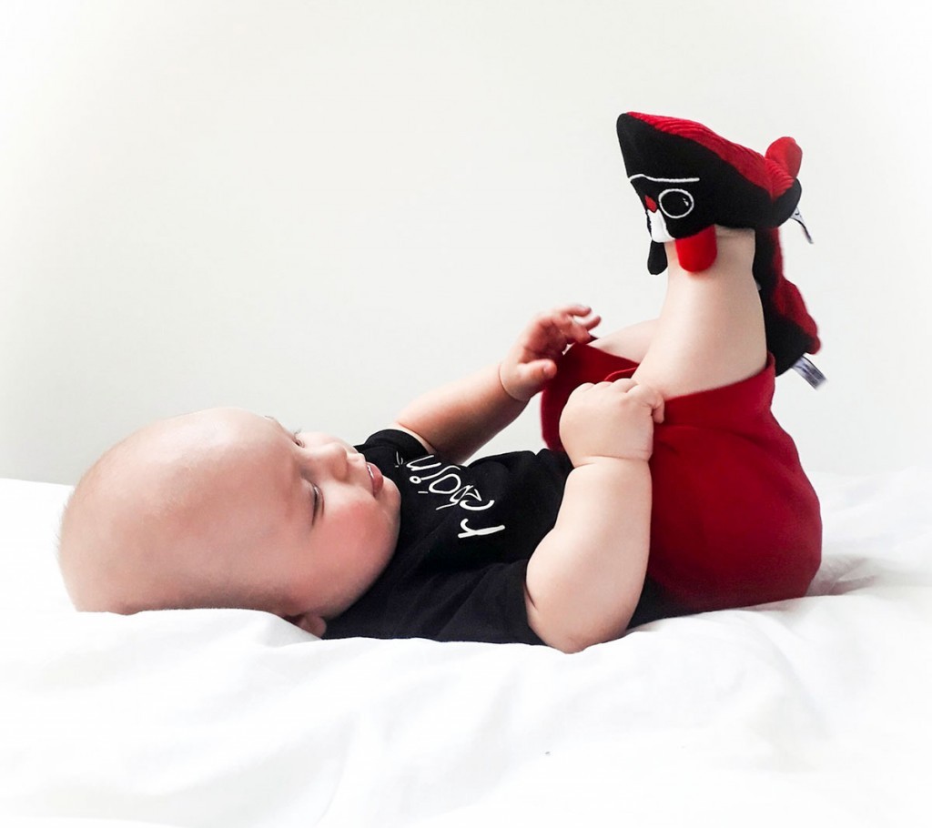 Lullalove , kapciuszki sensoryczne MRB 0-3 miesiąca Lullalove , kapciuszki sensoryczne MRB 0-3 miesiąca