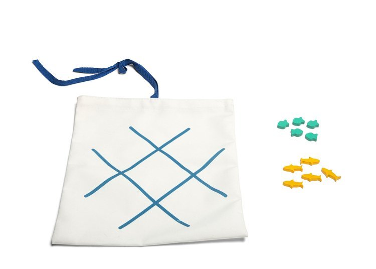 BS Toys, Podróżna gra 3w1 - warcaby, szachy, kółko i krzyżyk