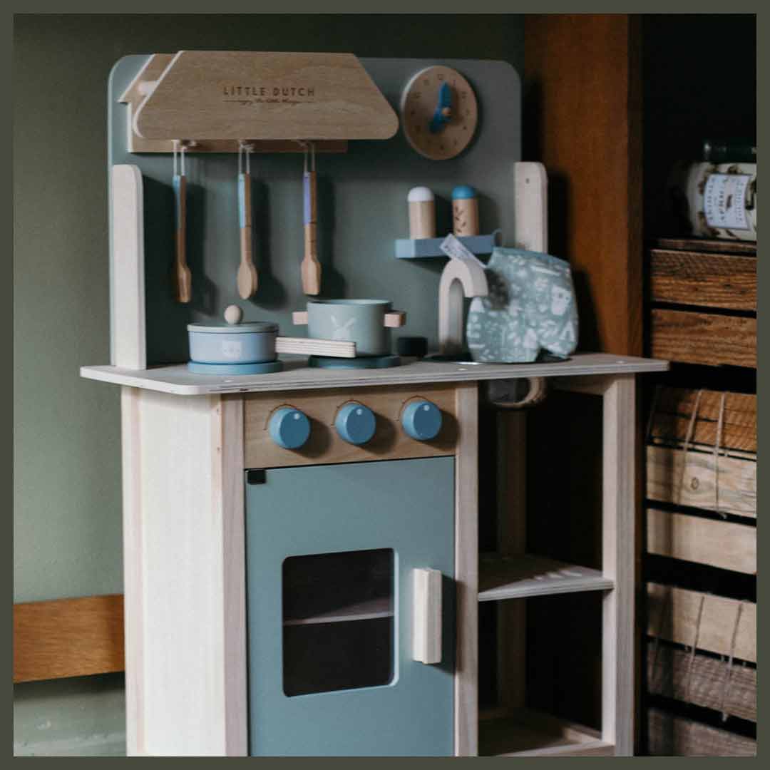 Little Dutch, drewniana kuchnia