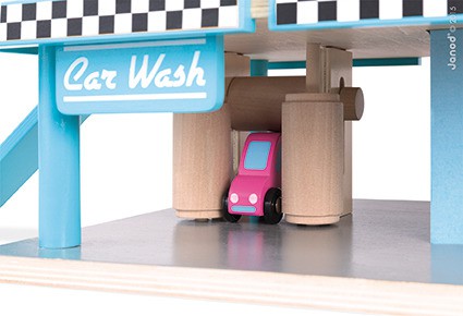 Janod, stacja benzynowa garaż drewniany z 8 elementami,