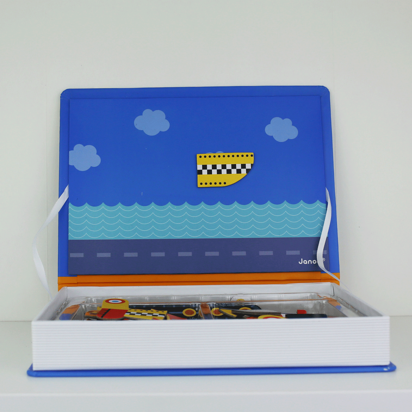 Janod, Układanka magnetyczna Pojazdy Magnetibook
