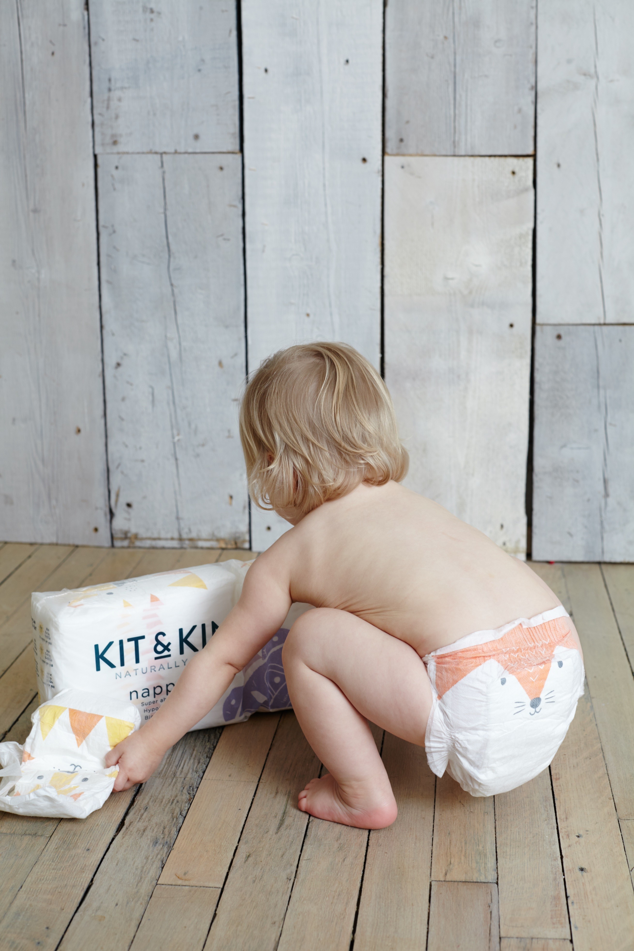 Kit and Kin, Biodegradowalne Pieluszki Jednorazowe Panda Junior (15kg +), Mix Wzorów, 30 szt.