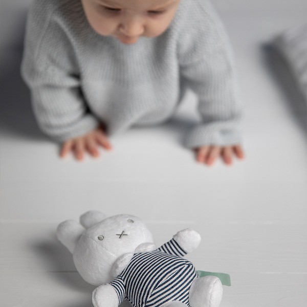 Tiamo, Miffy ABC Przytulanka-grzechotka króliczek Tiamo, Miffy ABC Przytulanka-grzechotka króliczek