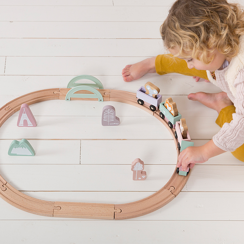 Little Dutch, Pociąg z torami Róż