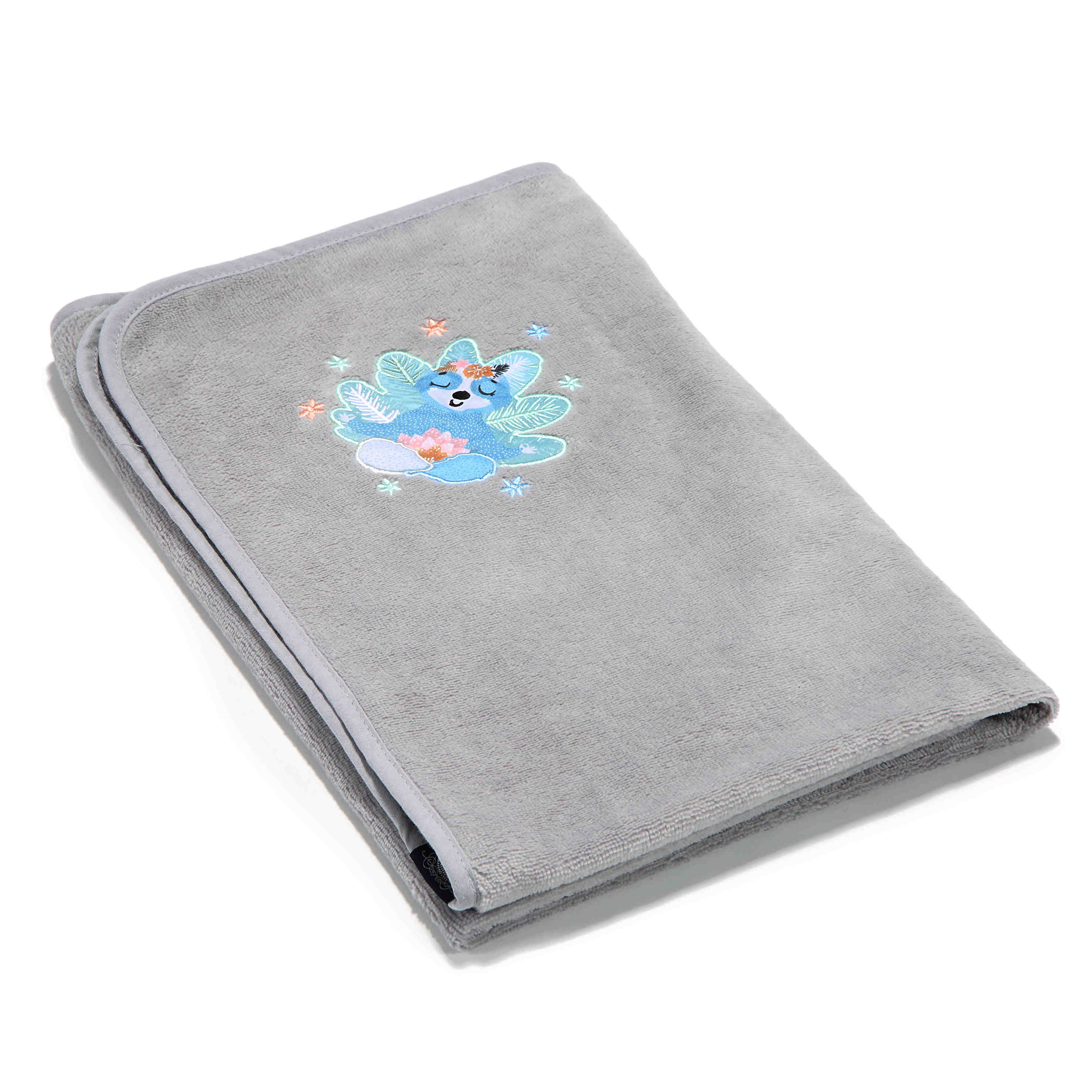 La Millou, Ręcznik Bamboo Soft - Newborn - Grey - Yoga Candy Sloth Blue La Millou, Ręcznik Bamboo Soft - Newborn - Grey - Yoga Candy Sloth Blue