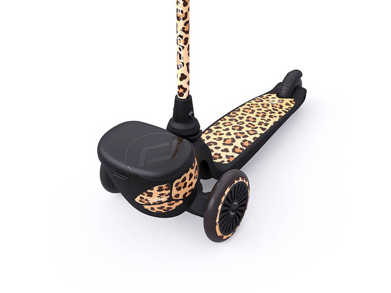 Scootandride, Highwaykick 2 Lifestyle Hulajnoga trójkołowa balansowa z zamykanym schowkiem 2+ Leopard Scootandride, Highwaykick 2 Lifestyle Hulajnoga trójkołowa balansowa z zamykanym schowkiem 2+ Leopard