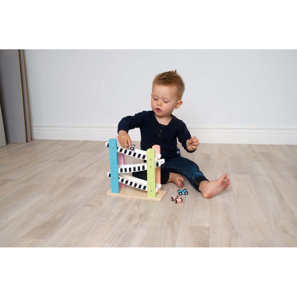 Jabadabado, Drewniana zjeżdżalnia dla aut kolorowa