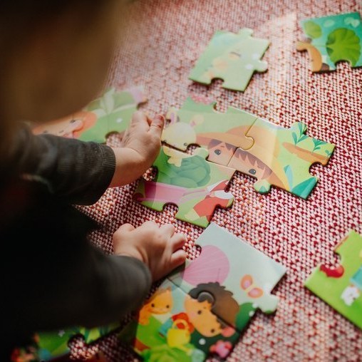 Janod, Puzzle w walizce Ogród 36 elementów 4+ Janod, Puzzle w walizce Ogród 36 elementów 4+