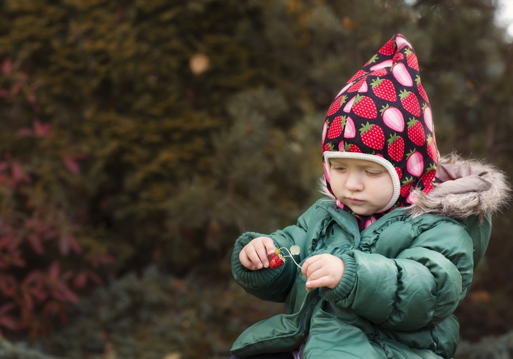 Dwustronna czapeczka krasnala Skimo czerwona - babuszki