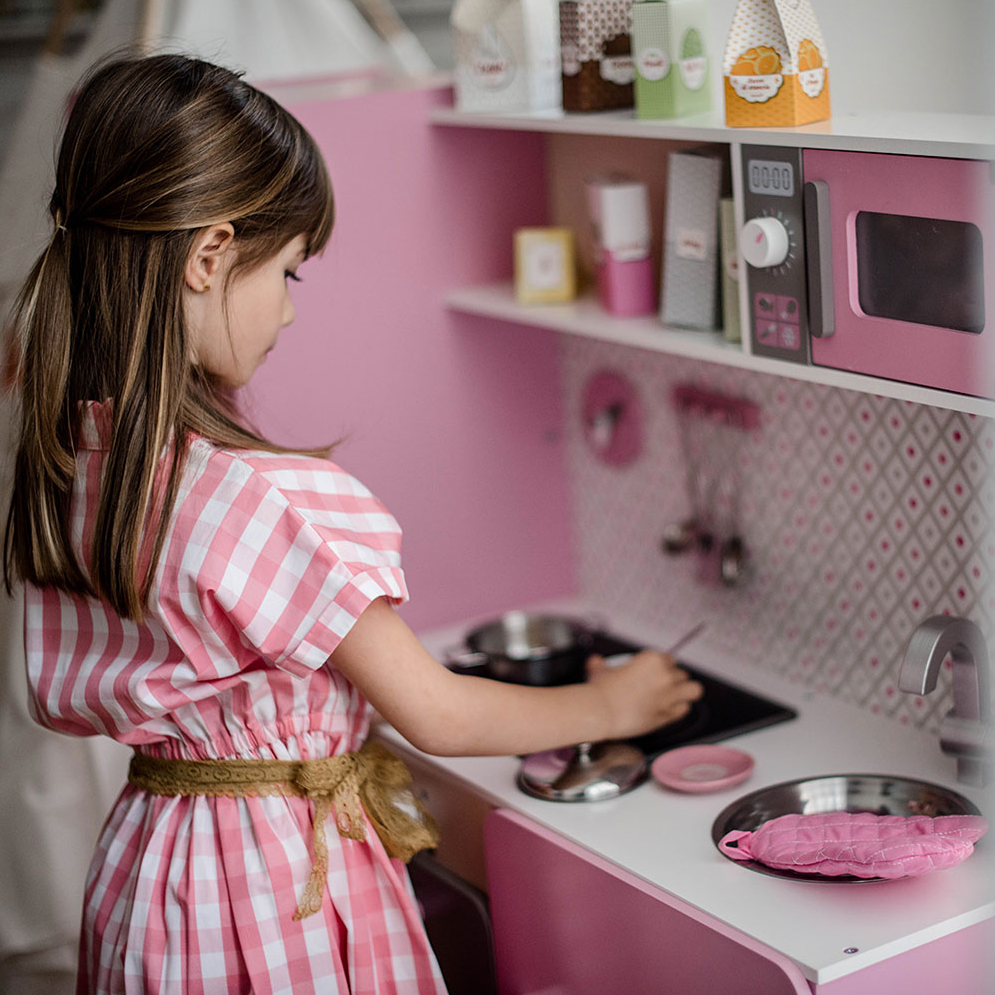 Janod, Kuchnia drewniana XL z dźwiękiem i 15 akcesoriami Macaron