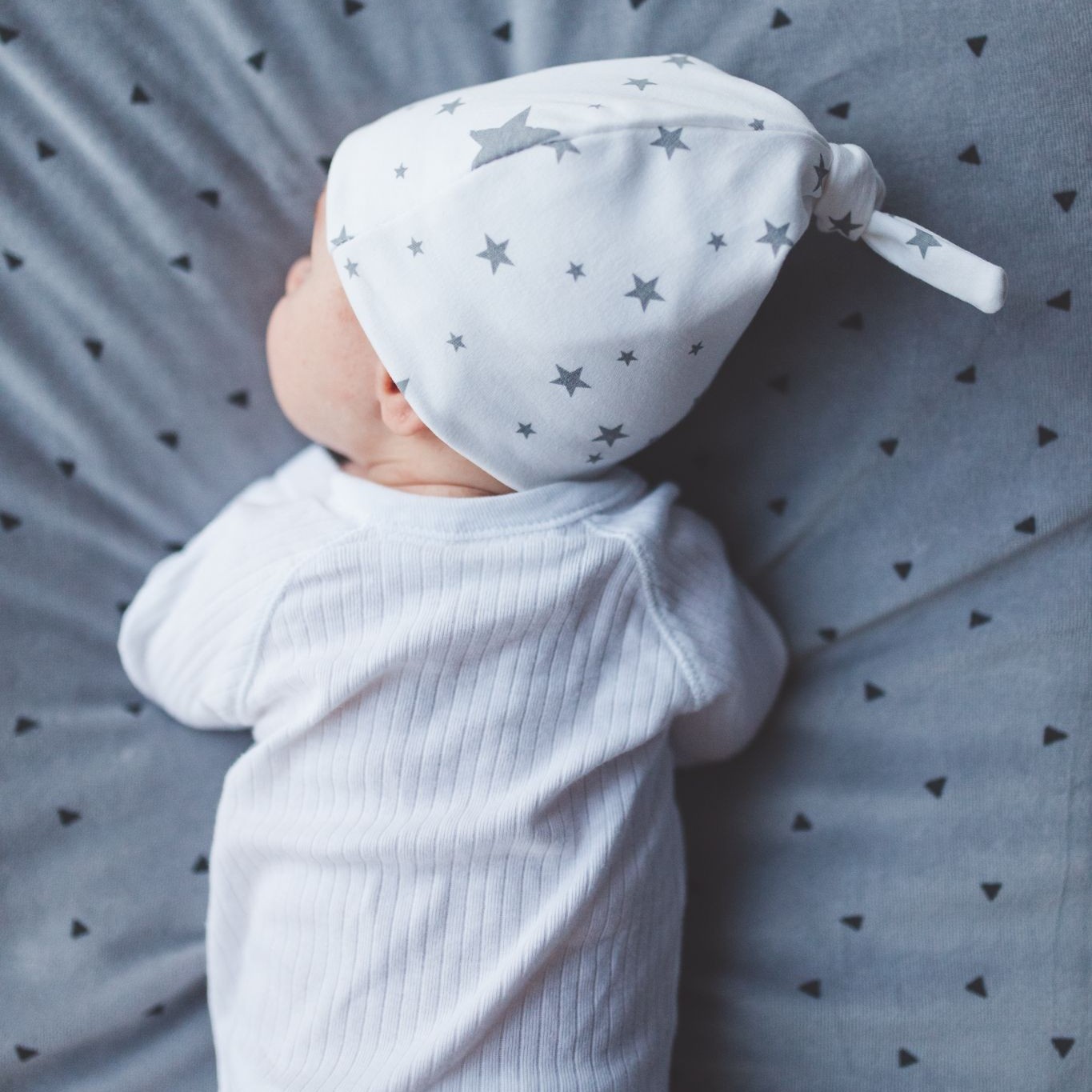 Pink no more, Czapki HEARTS & WHITE Pink no more, Czapki HEARTS & WHITE