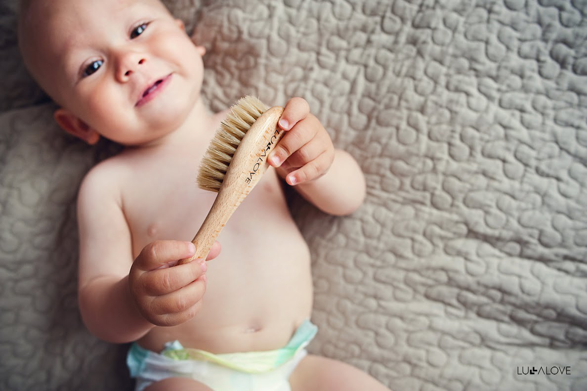 LULLALOVE, ZESTAW SZCZOTKA DO WŁOSÓW I PIELUSZKA Księżniczka