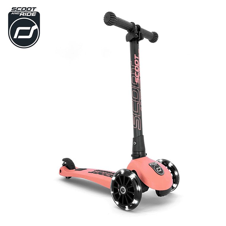 SCOOTANDRIDE Highwaykick 3 LED Hulajnoga składana ze świecącymi kółkami 3+ Peach SCOOTANDRIDE Highwaykick 3 LED Hulajnoga składana ze świecącymi kółkami 3+ Peach