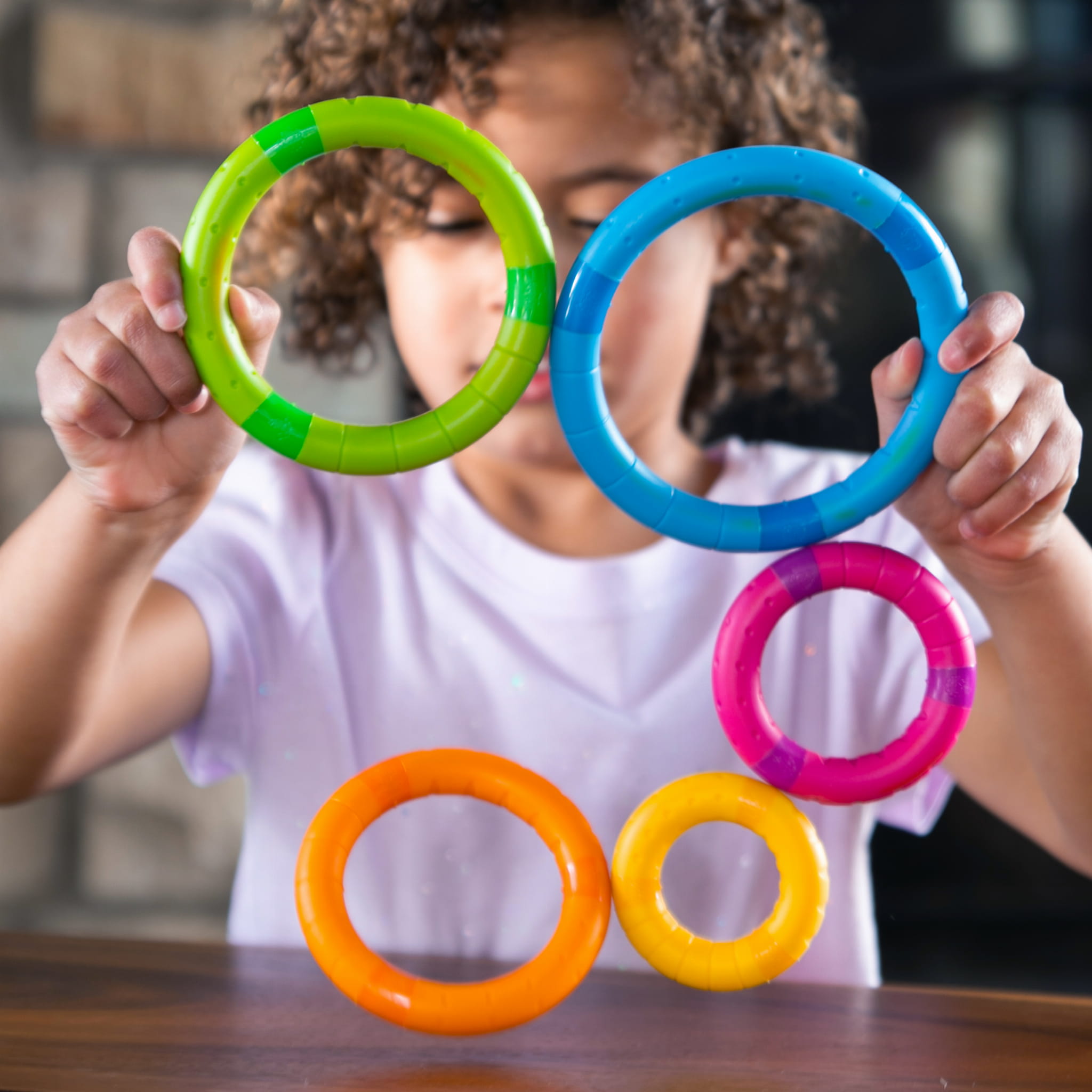 Fat Brain Toys, Sprytne Kółka Magnetyczne, Tinker Rings Fat Brain Toys, Sprytne Kółka Magnetyczne, Tinker Rings