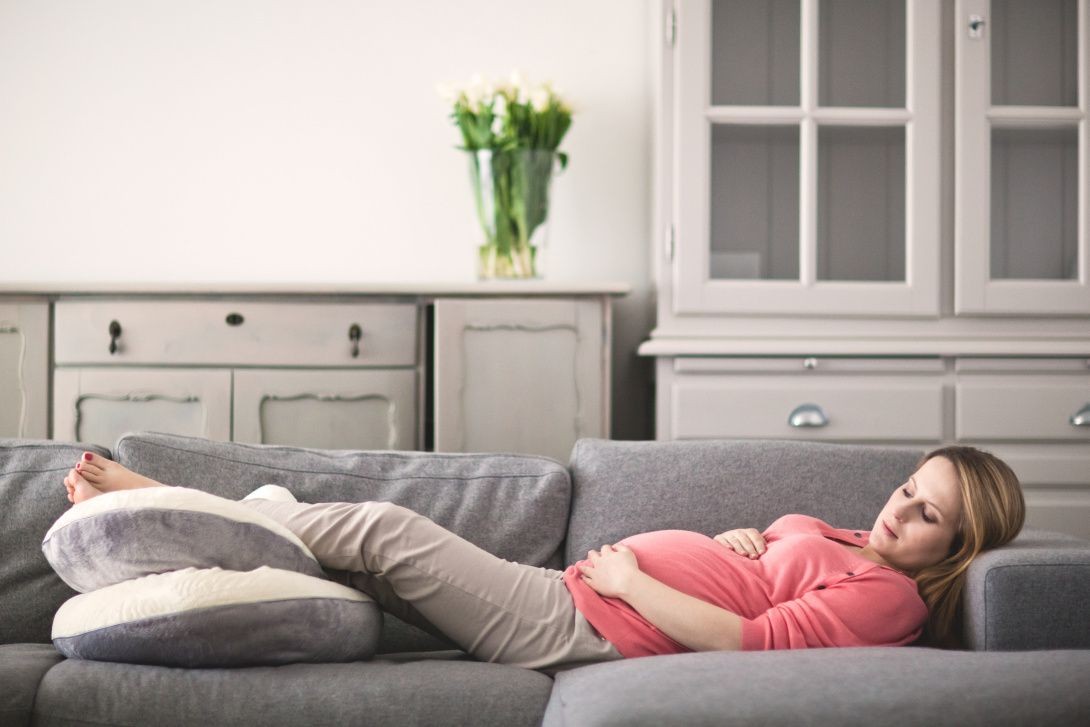 Poofi, poduszka dla kobiet w ciąży 9 miesięcy melanżowo-granatowa