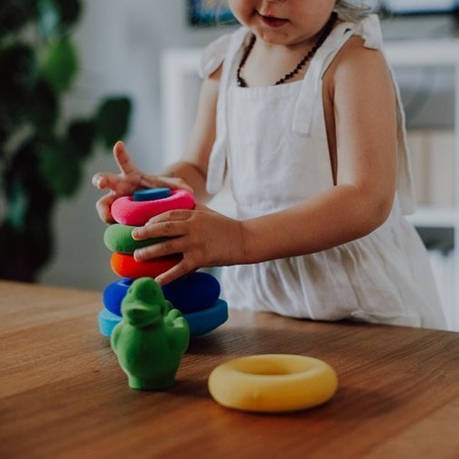 Rubbabu, Układanka edukacyjno-sensoryczna piramida z kaczuszką