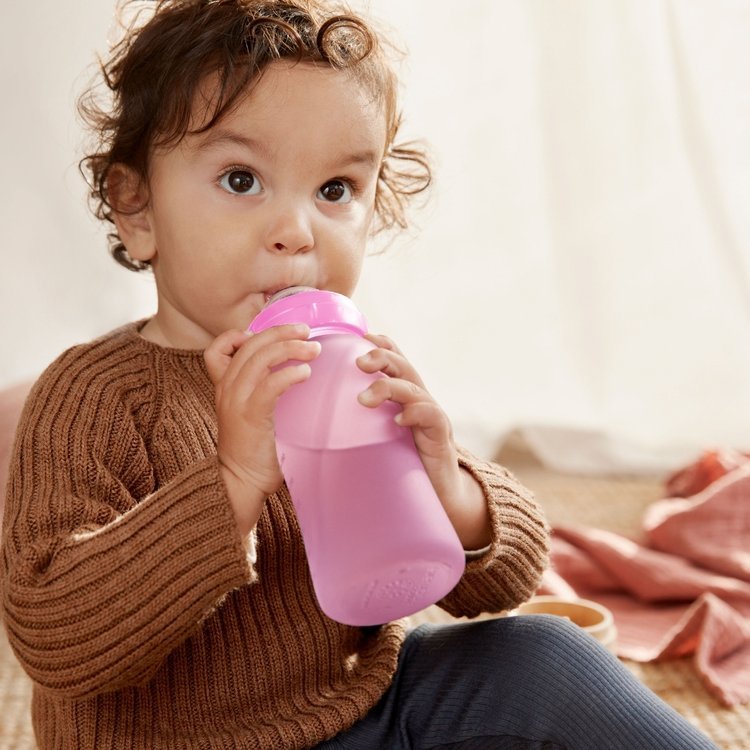 Everyday Baby, Szklana butelka ze smoczkiem M reagująca na temperaturę, 240 ml - wiśniowa Everyday Baby, Szklana butelka ze smoczkiem M reagująca na temperaturę, 240 ml - wiśniowa