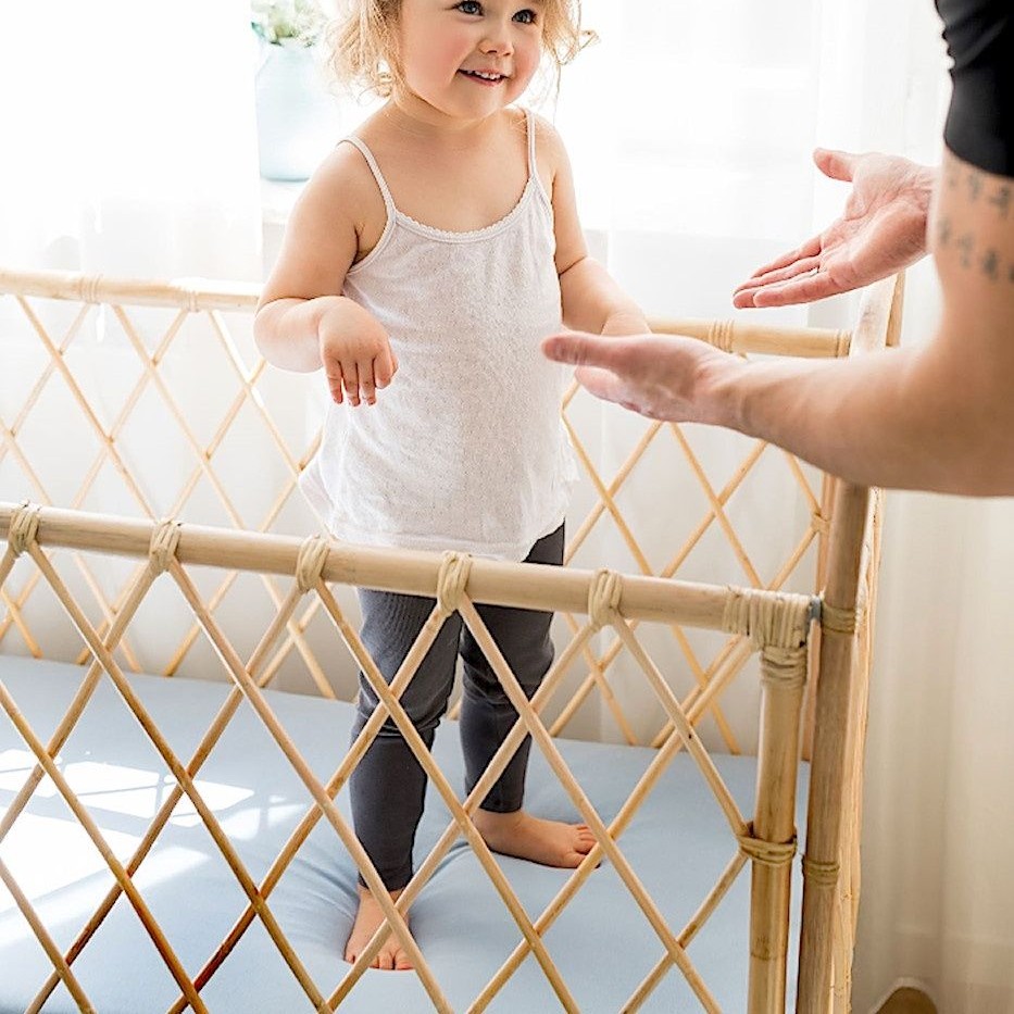 Poofi, Prześcieradło do łóżeczka 70x140cm  lawenda