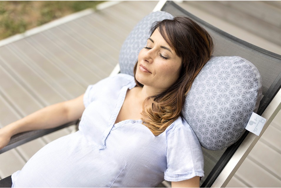 Babymoove, Poduszka dla mam w ciąży i do karmienia Mum &B soft dotwork Babymoove, Poduszka dla mam w ciąży i do karmienia Mum &B soft dotwork