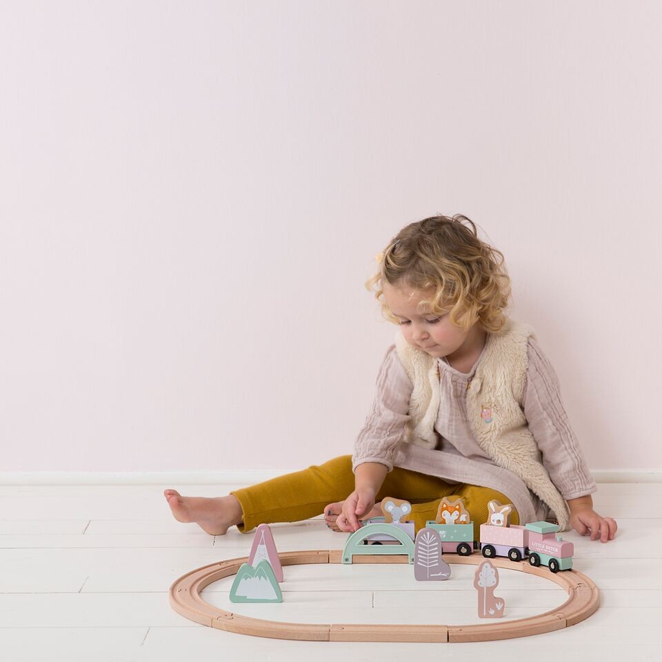 Little Dutch, Pociąg z torami Róż