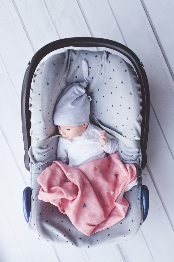 Uniwersalny pokrowiec na fotelik samochodowy 0-12 miesięcy