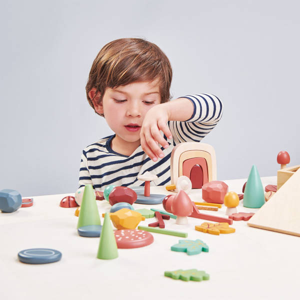 Tender Leaf Toys, Drewniana skrzynka kreatywna - Leśne skarby Tender Leaf Toys, Drewniana skrzynka kreatywna - Leśne skarby
