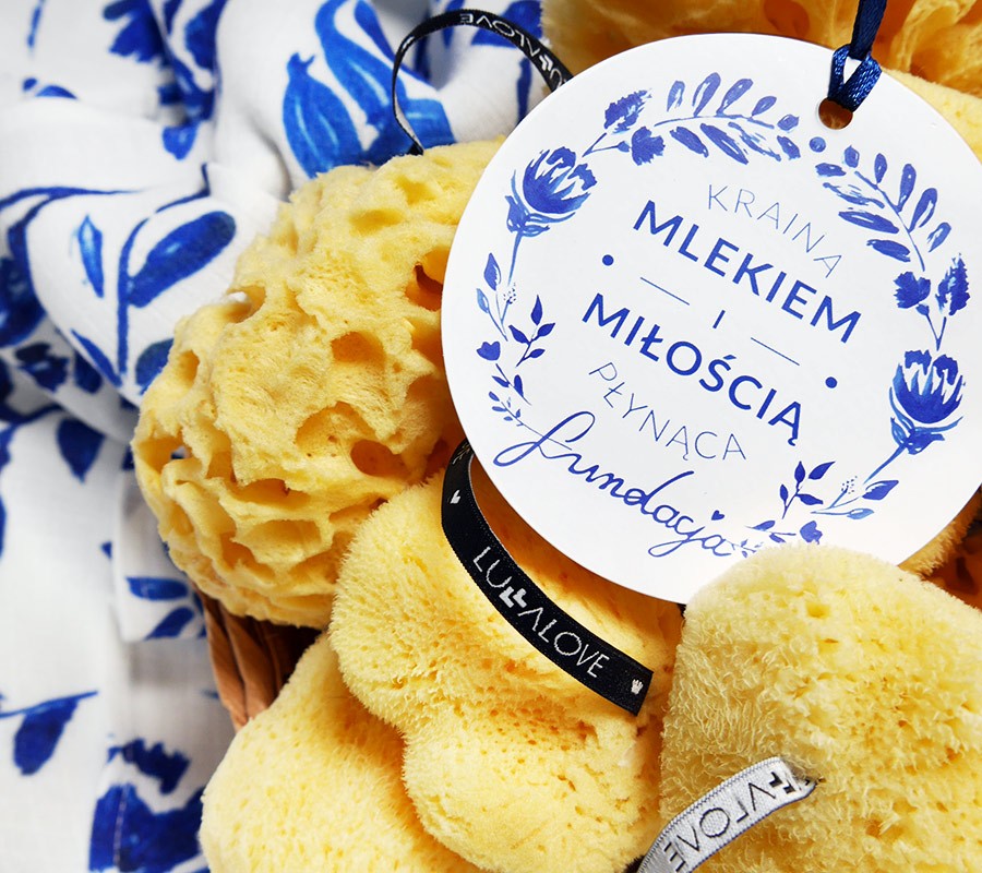 Lullalove, Zestaw gąbeczka do demakijażu + myjka Kraina Mlekiem i Miłością płynąca Lullalove, Zestaw gąbeczka do demakijażu + myjka Kraina Mlekiem i Miłością płynąca