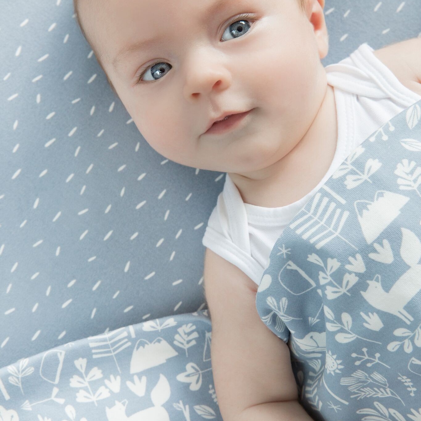 Little Dutch, Otulacz 120 x 120 cm Adventure Blue Little Dutch, Otulacz 120 x 120 cm Adventure Blue