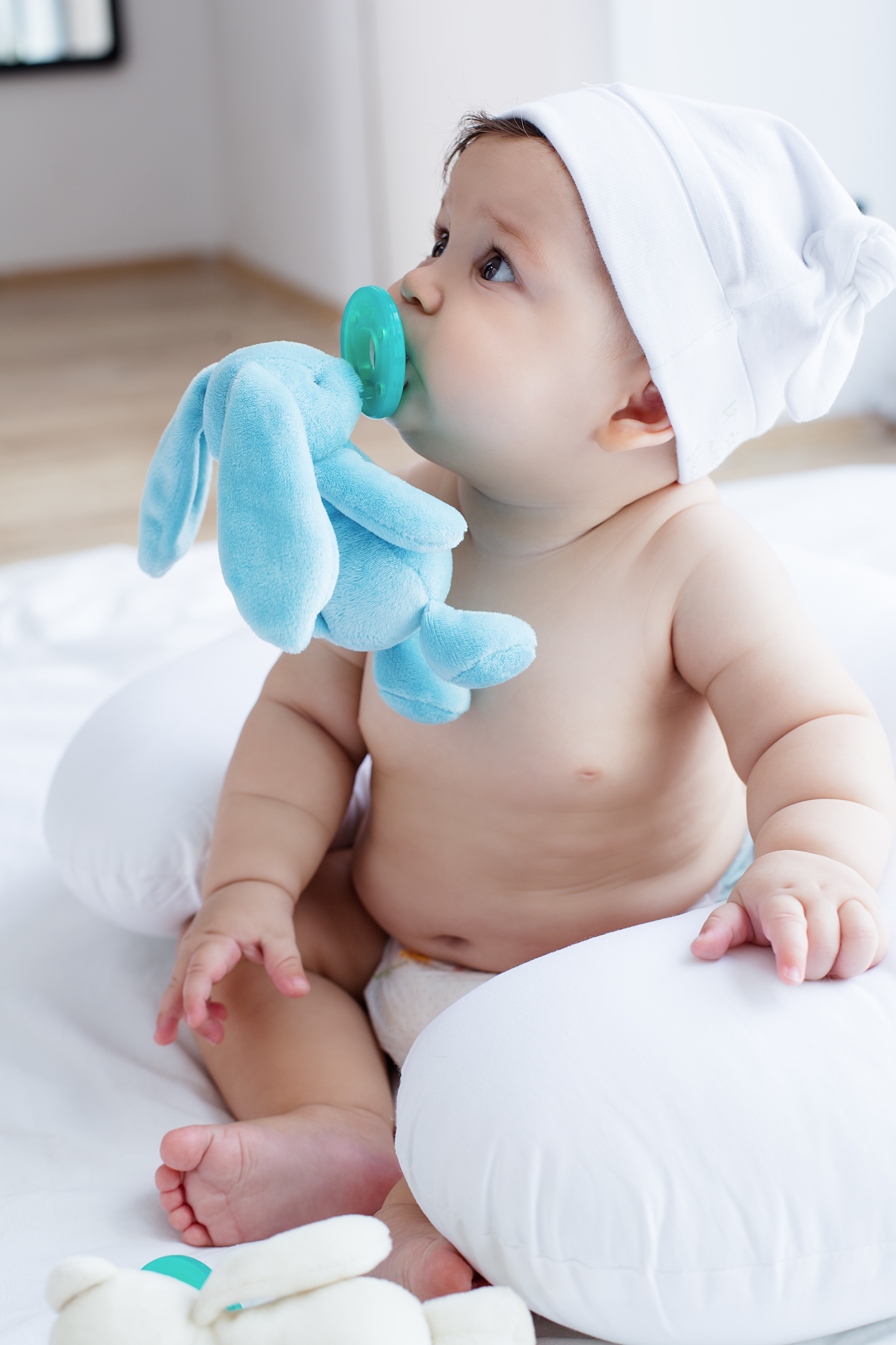 Minikoioi, Smoczek uspokajający z przytulanką Blue Bunny Minikoioi, Smoczek uspokajający z przytulanką Blue Bunny