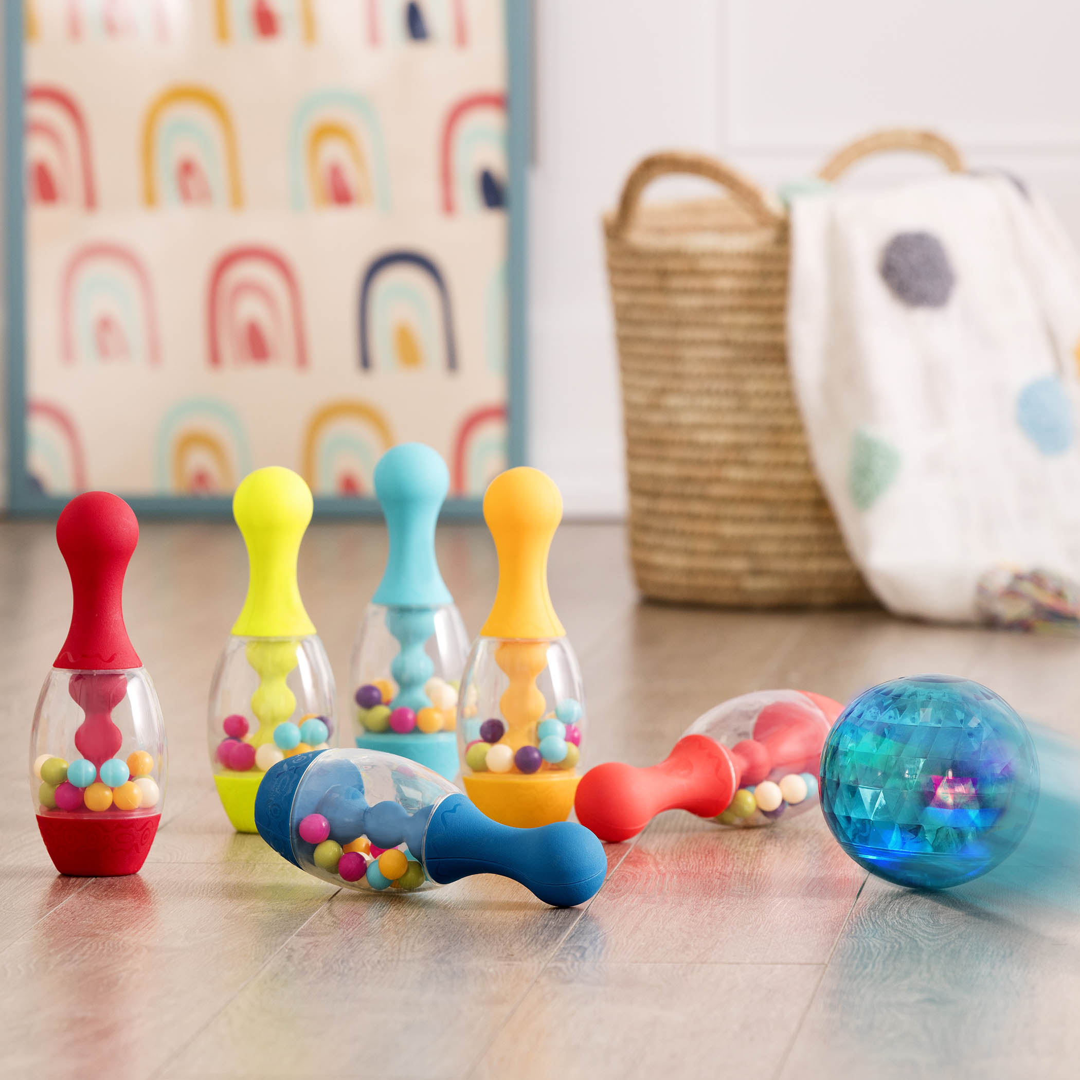 B.toys - Let’s Glow Bowling – kręgle - wersja czerwona B.toys - Let’s Glow Bowling – kręgle - wersja czerwona