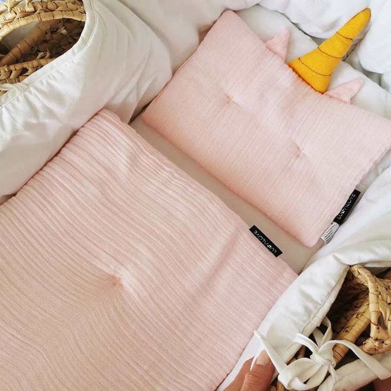 Lullalove, Poduszka jednorożec - różowy kwarc