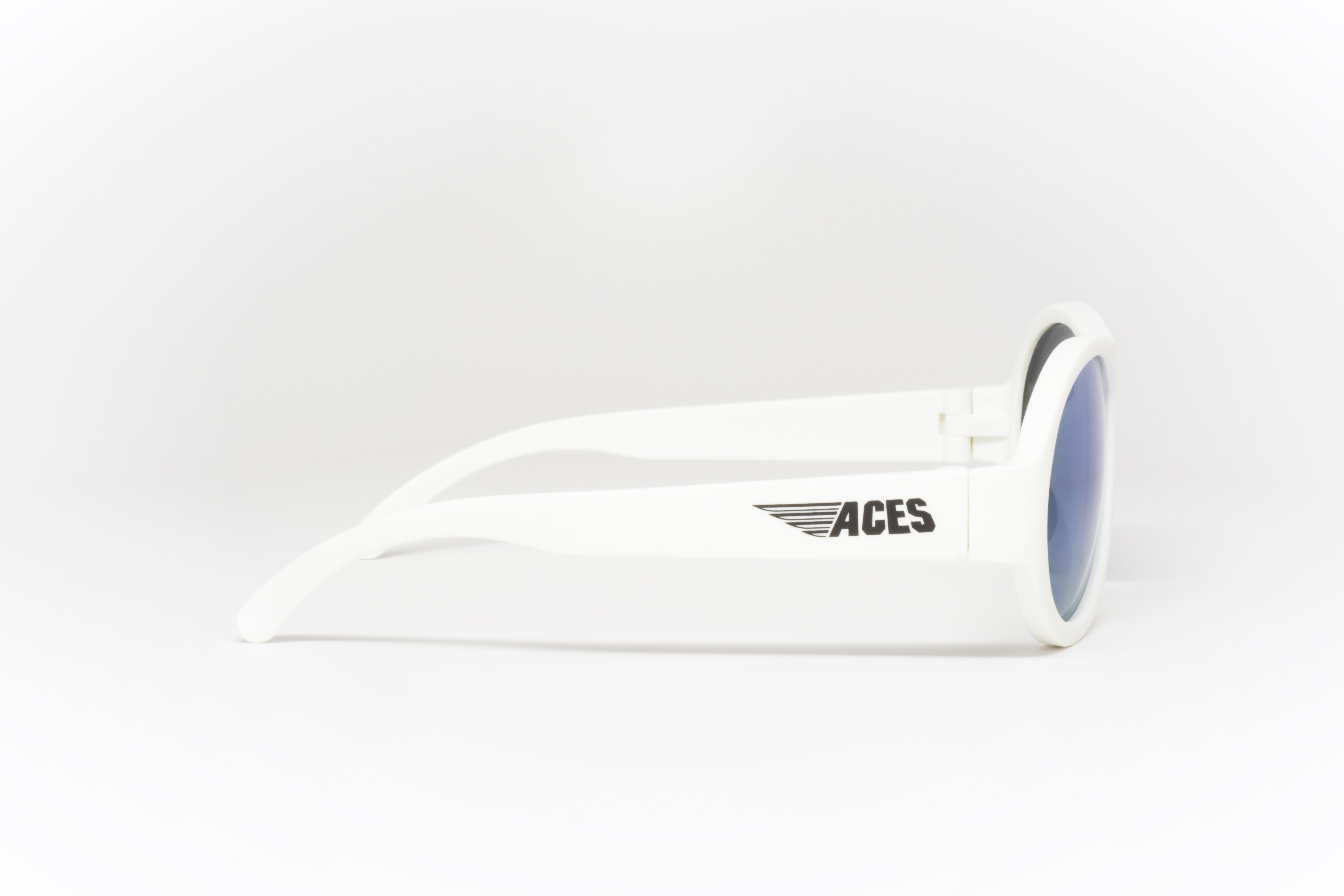 Babiators, Okulary przeciwsłoneczne Aces 7-14 Wicked White / Blue Lens Babiators, Okulary przeciwsłoneczne Aces 7-14 Wicked White / Blue Lens