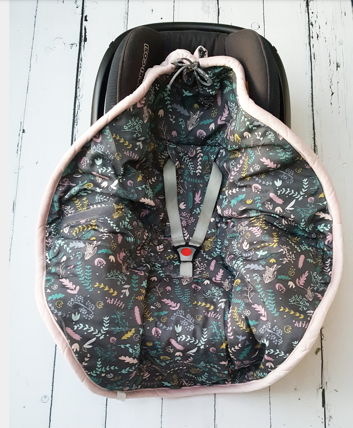 Pink No More, Otulacz do fotelika Pudrowy róż botanic