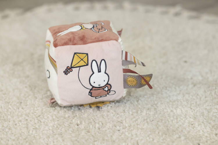 Tiamo Miffy Kostka Sensoryczna Fluffy Pink Tiamo Miffy Kostka Sensoryczna Fluffy Pink