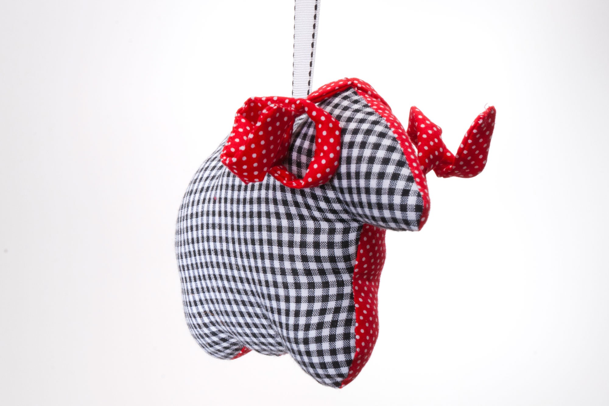 Karuzela nad dziecięce łóżeczko baranki czarno-białe Karuzela nad dziecięce łóżeczko baranki czarno-białe