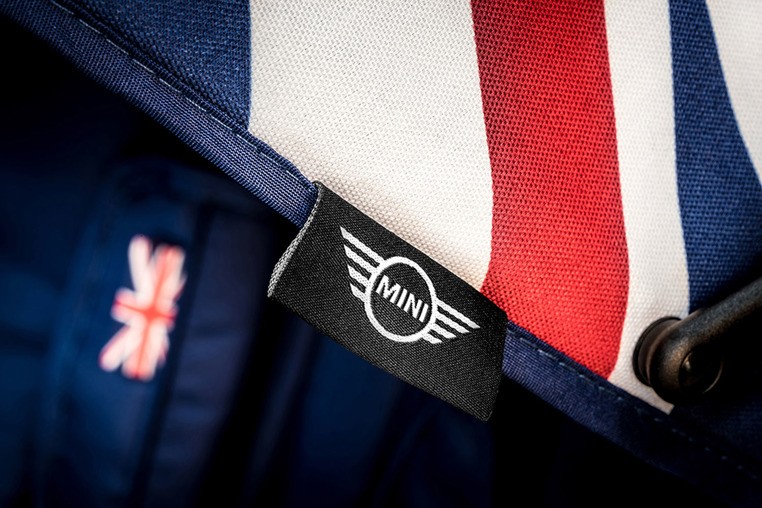 Easywalker, Wózek spacerowy z osłonką przeciwdeszczową 6,5kg Union Jack Vintage Easywalker, Wózek spacerowy z osłonką przeciwdeszczową 6,5kg Union Jack Vintage
