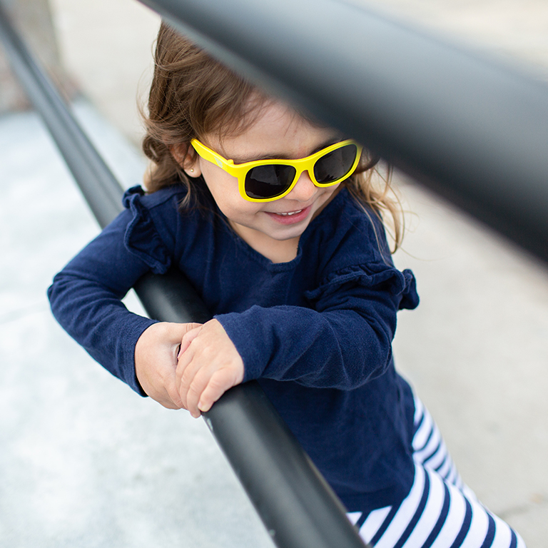 Babiators, Okulary przeciwsłoneczne dla dzieci Classic Hello Yellow 3+