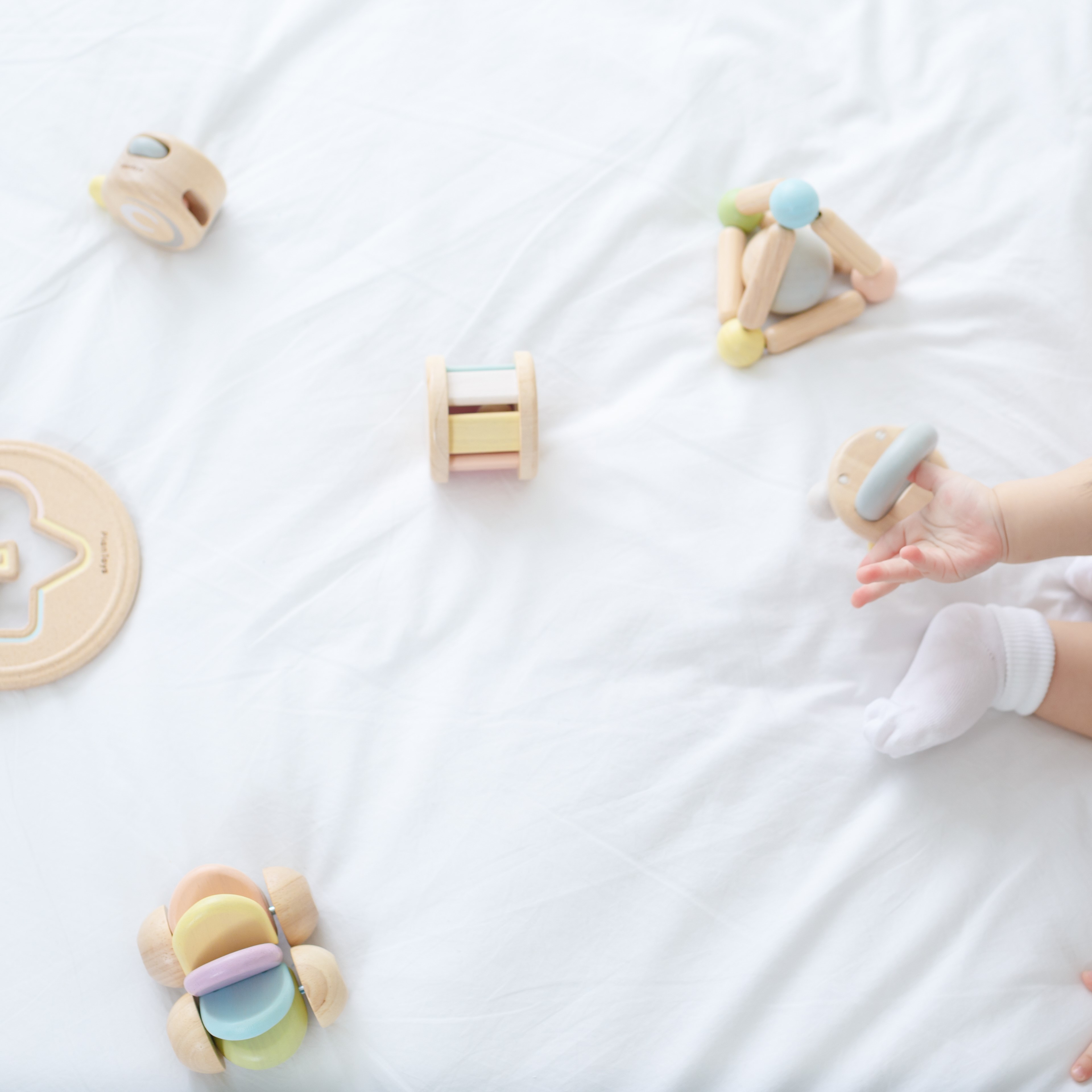 Plan Toys, Grzechotka koraliki