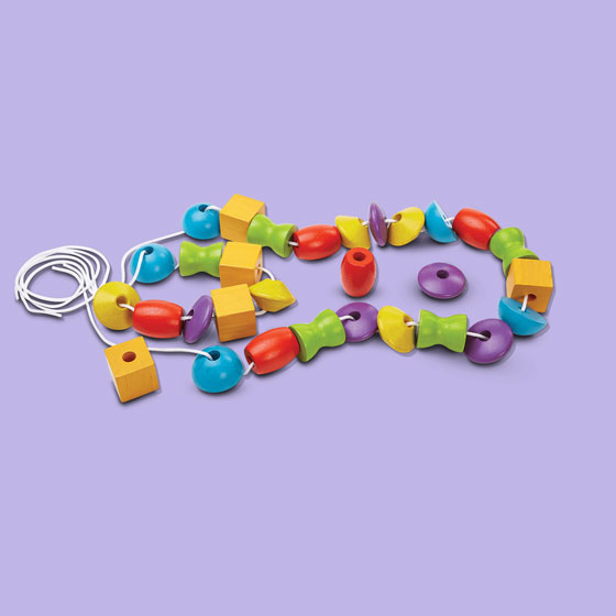 Drewniana nawlekanka z figurami, Plan Toys