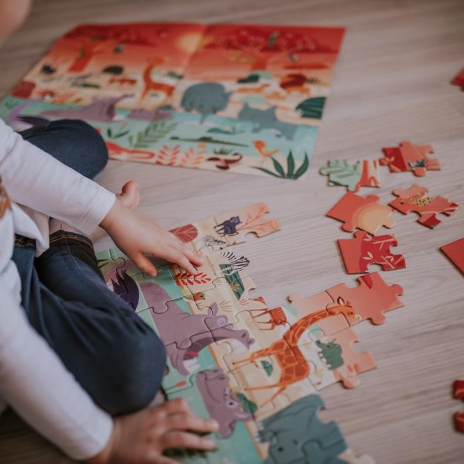 Janod, Puzzle w walizce Rezerwat zwierząt 54 elementy 5+ Janod, Puzzle w walizce Rezerwat zwierząt 54 elementy 5+