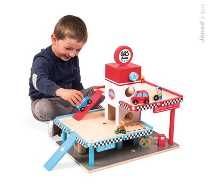 Janod, stacja benzynowa garaż drewniany z 8 elementami,