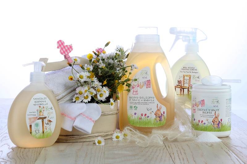 Proszek do odplamiania tkanin niemowlęcych