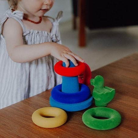 Rubbabu, Układanka edukacyjno-sensoryczna piramida z kaczuszką