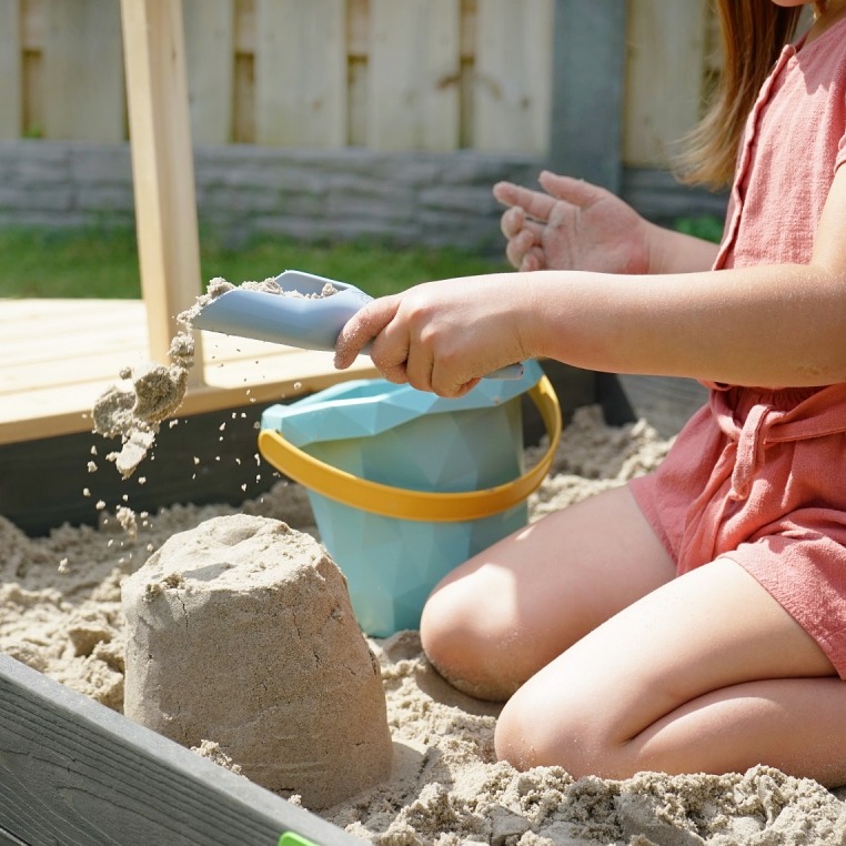 Zsilt, Łopatka i sitko do piasku