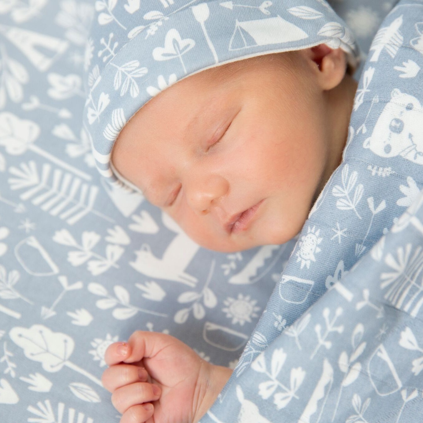 Little Dutch, Otulacz 120 x 120 cm Adventure Blue Little Dutch, Otulacz 120 x 120 cm Adventure Blue