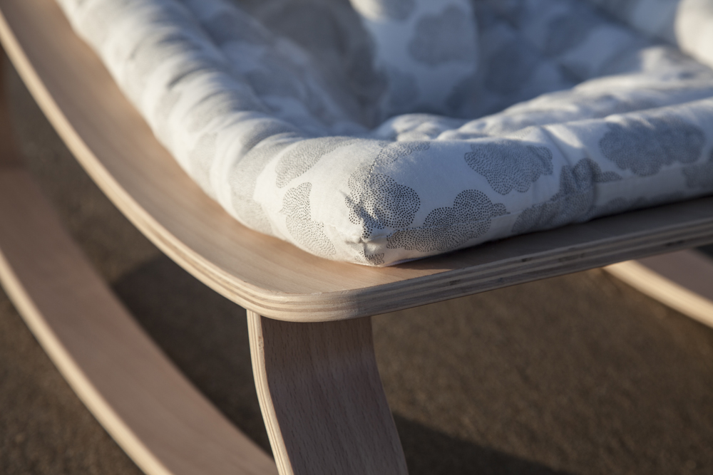 Charlie Crane, Leżaczek Levo buk Moumout Cloud